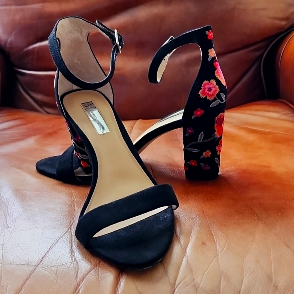 INC Black Embroidered size 7.5 wide